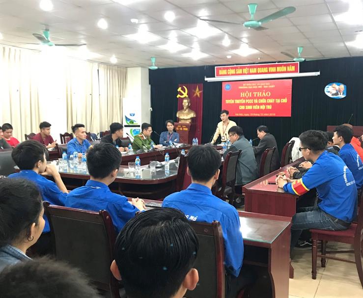 TS.Lê Đức Vinh phát biểu khai mạc